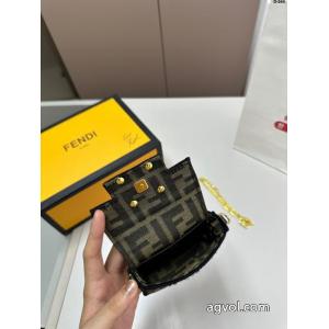 最終セール爆発的な人気VERSACE財布スーパー コピー 販売