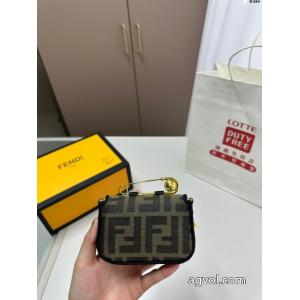 最終セール爆発的な人気VERSACE財布スーパー コピー 販売