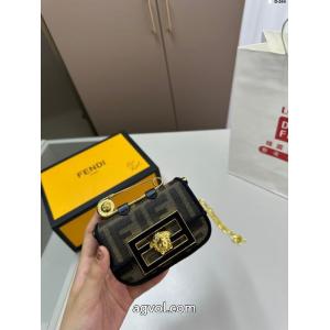 最終セール爆発的な人気VERSACE財布スーパー コピー 販売