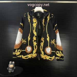 ブランド コピー 安心新作セール 人気新作　ロゴ入り VIP価格　海外発VERSACEジャケット