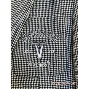 今年もトレンド 数量限定セール 大好評アイテム    スーツ偽物 ブランド 激安VERSACE..