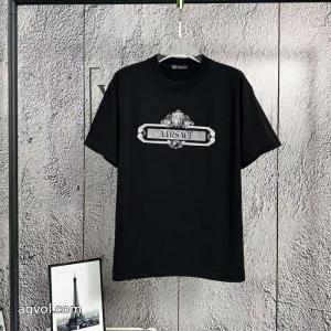 在庫品 サラサラの着心地 今年らしい着こなし半袖Tシャツスーパー コピー 販売VERSACE