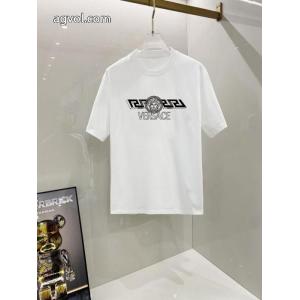 ポップ 即対応 新色入荷ブランド コピー 通販ヴェルサーチ半袖Tシャツ