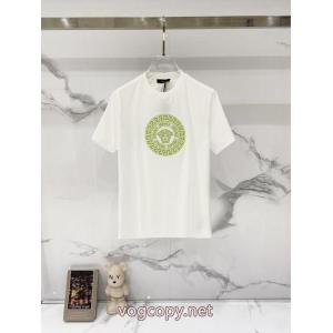 ブランド コピー 販売 店2026年モデル 夏に最強アイテム  超目玉半袖TシャツVERSACE