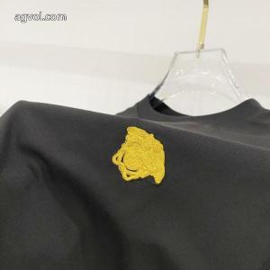 大人で素敵 人気 ランキング 今季爆発的な人気定番商品半袖TシャツVERSACEブランド 激安