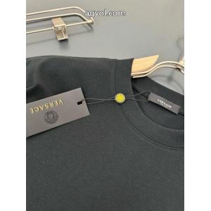 VERSACEブランド アクセサリー 激安人気モデル雑誌掲載 早い者勝ち 定番の魅力半袖Tシャツ