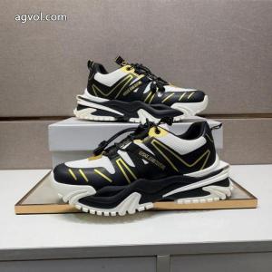 【新型タイプ入荷】  ファッションアイテム 着心地にブランド 品 激安 通販スニーカーVERSACE..