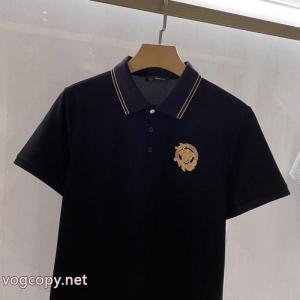 ブランド コピーファッショニスタ愛用 春夏物先行発売  2026夏に意外と人気な新作VERSACEシャツ..
