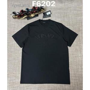 ブランド コピー 優良VERSACE最前線に注目 海外超人気 格安通販半袖Tシャツ
