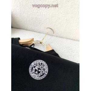 VERSACE半袖Tシャツブランド コピー 優良店きれいめ上品に 雑誌掲載 トレンド商品