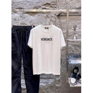 半袖Tシャツブランド 偽物 通販VERSACE上品カジュアルな雰囲気に 快適な着心地 売り切れちゃう