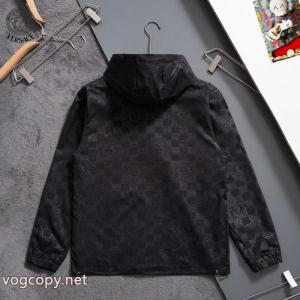 激安 通販 専門店ジャケットVERSACE今流行！ 今年人気アイテム 超HOT新品商品