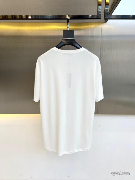 コピー ブランド 優良半袖TシャツVERSACE人気確定 雑誌にも人気掲載アイテム 4
