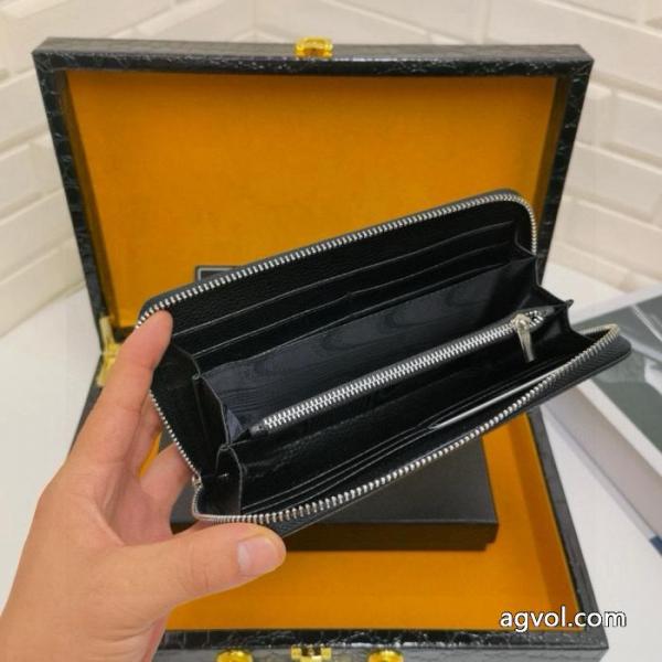 ブランド 偽物大人気セールスタイルアップ上品ヴェルサーチ財布 1