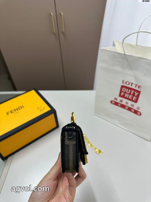 最終セール爆発的な人気VERSACE財布スーパー コピー 販売 1