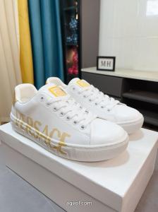 ブランド 激安モード感の高い清潔感で洗練されスニーカーVERSACE