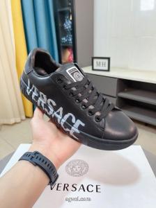 ブランド 激安モード感の高い清潔感で洗練されスニーカーVERSACE