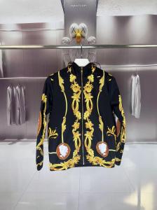 VERSACE爽やかな色合い意外と相性がいいブランド コピー 販売 コート