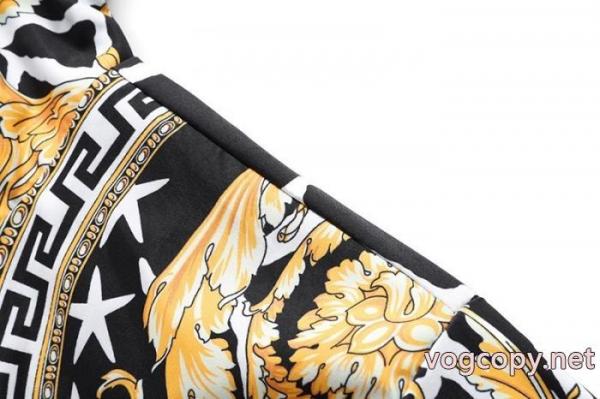 お洒落自在 最新入荷 売り切れ必須ブランド 激安ジャケットVERSACE 2