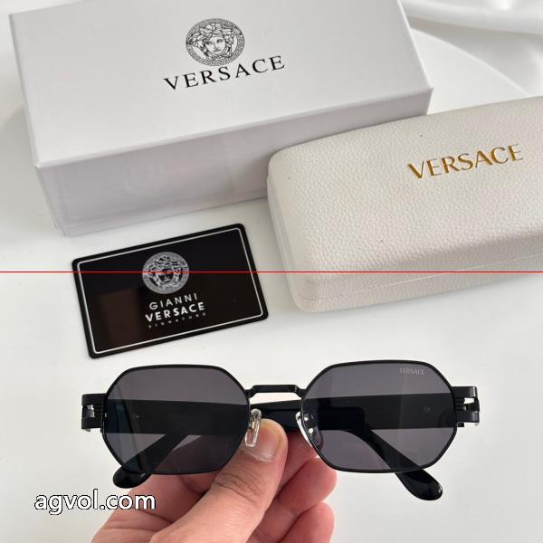VERSACEブランド スーパー コピー 優良お出掛けに便利 売り切れ必須 精巧な逸品 サングラス. 4