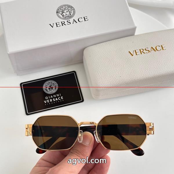 VERSACEブランド スーパー コピー 優良お出掛けに便利 売り切れ必須 精巧な逸品 サングラス. 3