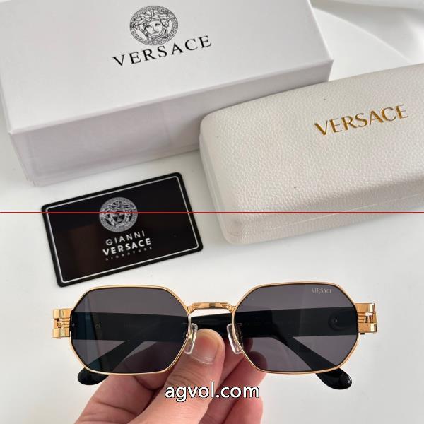 VERSACEブランド スーパー コピー 優良お出掛けに便利 売り切れ必須 精巧な逸品 サングラス. 1