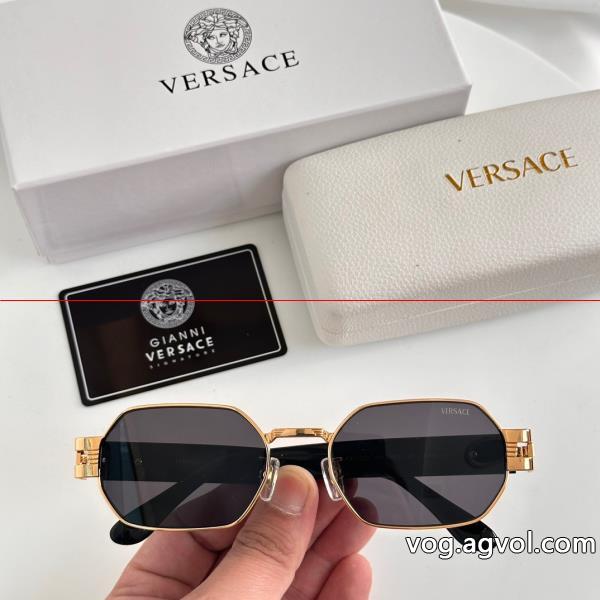 VERSACEブランド スーパー コピー 優良お出掛けに便利 売り切れ必須 精巧な逸品 サングラス. 0