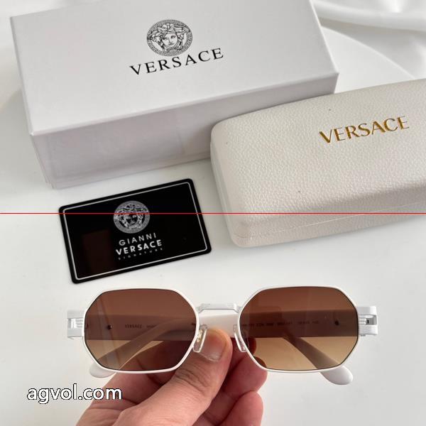 VERSACEブランド スーパー コピー 優良お出掛けに便利 売り切れ必須 精巧な逸品 サングラス. 5