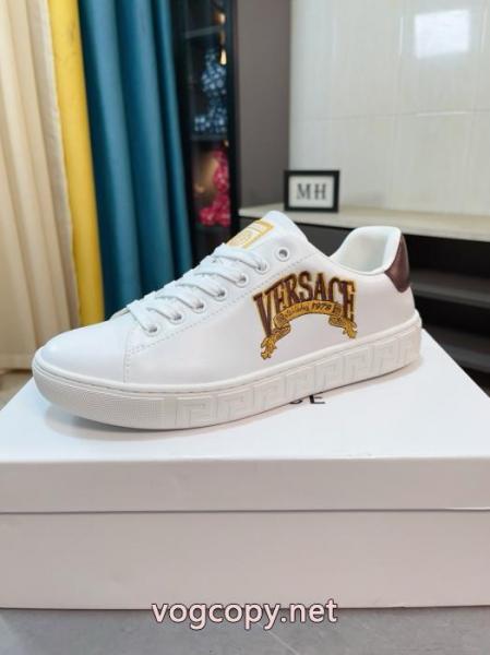色気のあるスタイルに仕上げ 高品質 最新ルックスニーカースーパー コピー 通販 優良VERSACE 1
