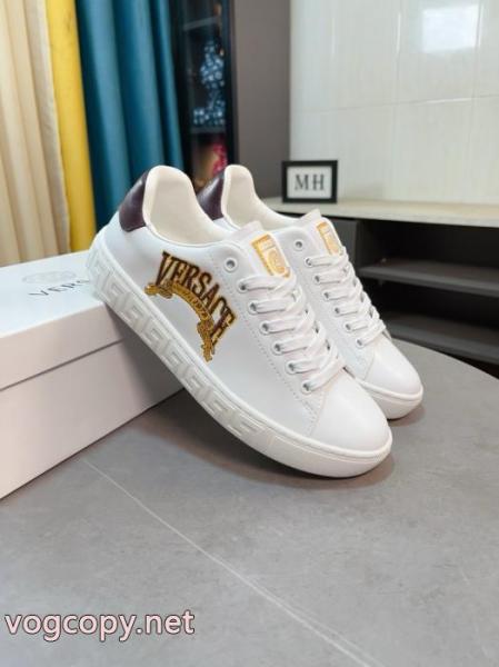 色気のあるスタイルに仕上げ 高品質 最新ルックスニーカースーパー コピー 通販 優良VERSACE 4
