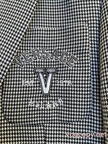 今年もトレンド 数量限定セール 大好評アイテム スーツ偽物 ブランド 激安VERSACE.. 3