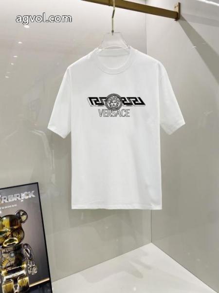 ポップ 即対応 新色入荷ブランド コピー 通販ヴェルサーチ半袖Tシャツ 3