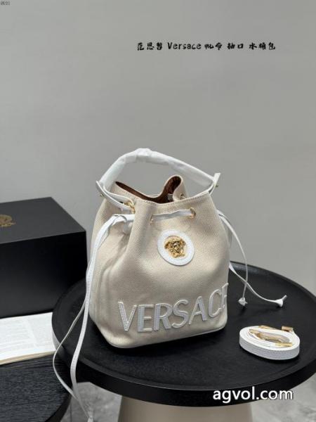 VERSACE美しいデザイン 爆買い定番人気 2026新入荷バッグ偽 ブランド 通販 3