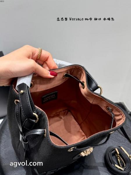 VERSACE美しいデザイン 爆買い定番人気 2026新入荷バッグ偽 ブランド 通販 5