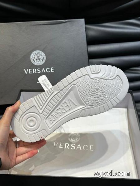 全民望むな新作 保温性の高い 夏に向けて気になる    VERSACEブランド コピー 品.. 5 