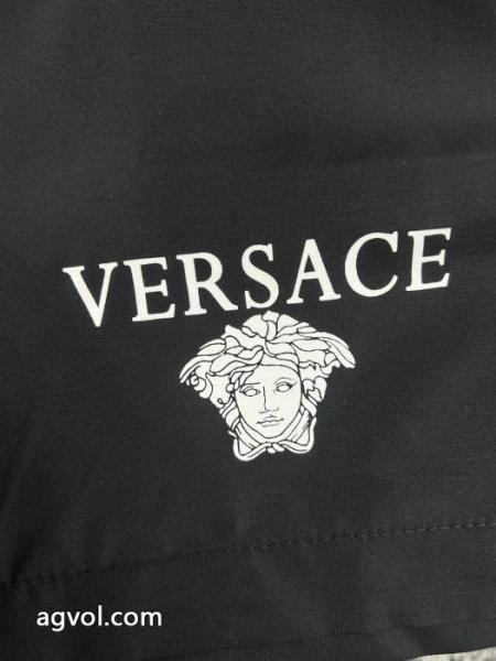 魅力を放つ 注目作品 海外セレブもお気に入りVERSACE    スラックスブランド コピー 着払い. 5 