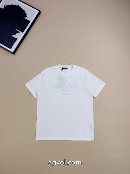 世界中で爆発的人気 個性的なデザイン ファッション 人気スーパー コピー 品半袖TシャツVERSACE 3