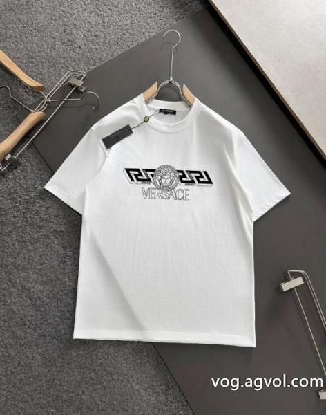 ヴェルサーチ半袖Tシャツ最低価格保証 人気な定番アイテム お買い得高品質スーパー コピー 0