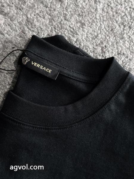 ヴェルサーチ半袖Tシャツ最低価格保証 人気な定番アイテム お買い得高品質スーパー コピー 4