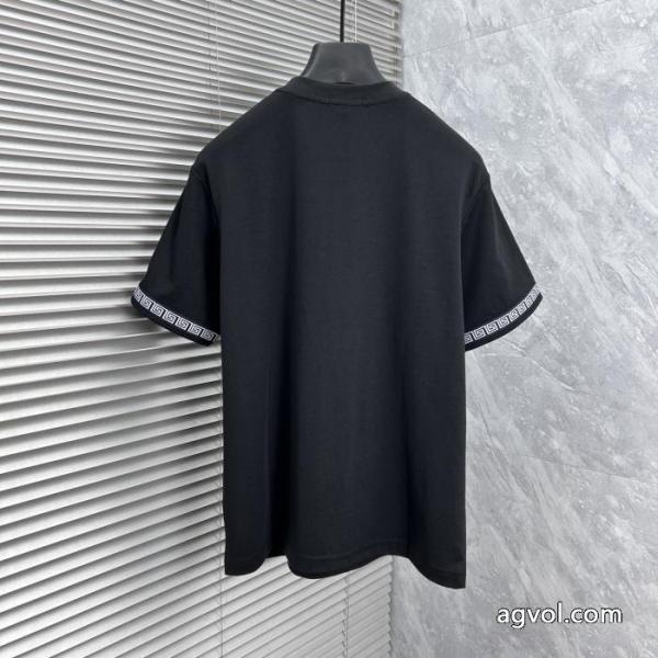 新色登場 注目新ブランド 上品上質ブランド コピー ショップ半袖TシャツVERSACE 4
