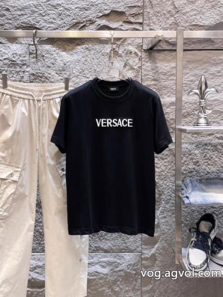 半袖Tシャツブランド 偽物 通販VERSACE上品カジュアルな雰囲気に 快適な着心地 売り切れちゃう 0