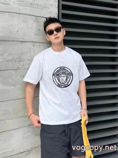 ブランド 偽物 激安 通販安心の国内配送 希少入荷 円高還元Sale半袖TシャツVERSACE 1