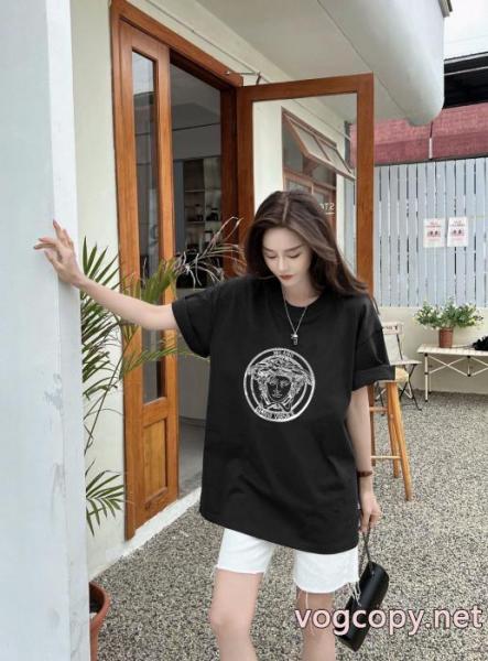 ブランド 偽物 激安 通販安心の国内配送 希少入荷 円高還元Sale半袖TシャツVERSACE 4