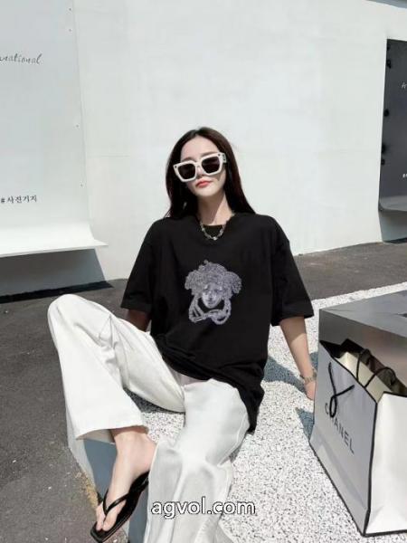 ヴェルサーチ先行販売 重宝する 人気セールスーパー コピー 販売半袖Tシャツ 3