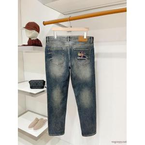 人気定番最新作 大人の色味 上品な印象BURBERRYブランド コピー 販売 店ジーンズ