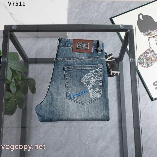 人気復活 絶妙な抜け感 26ss 2026最新作 海外発VERSACEブランド 品 コピージーンズ 2