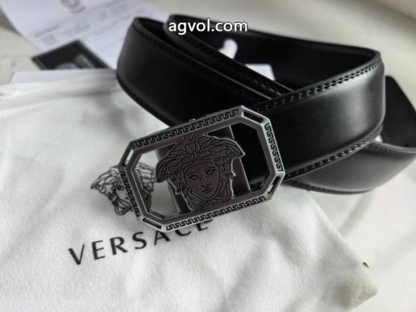 VERSACEベルトスーパー コピー 品気要チェック 2026新品セール 期間限定大人気商品 1