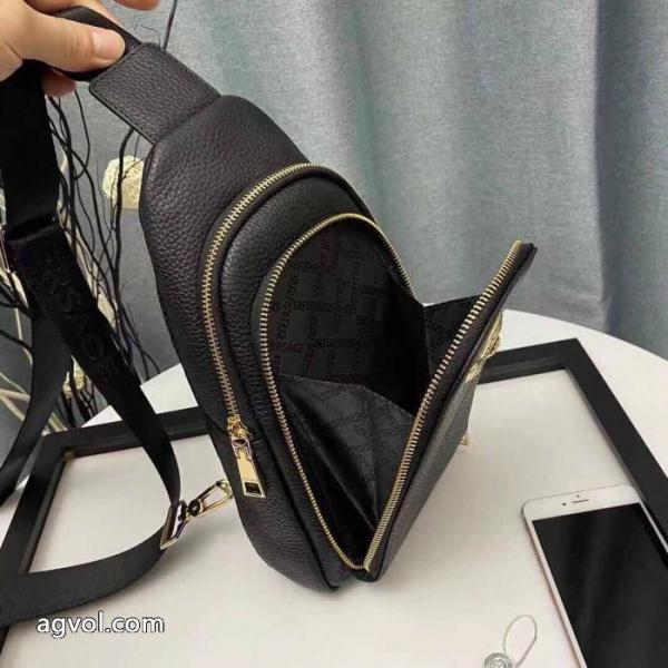 VERSACE完売確実 話題となる人気品 魅力的バッグスーパー コピー メンズ 2