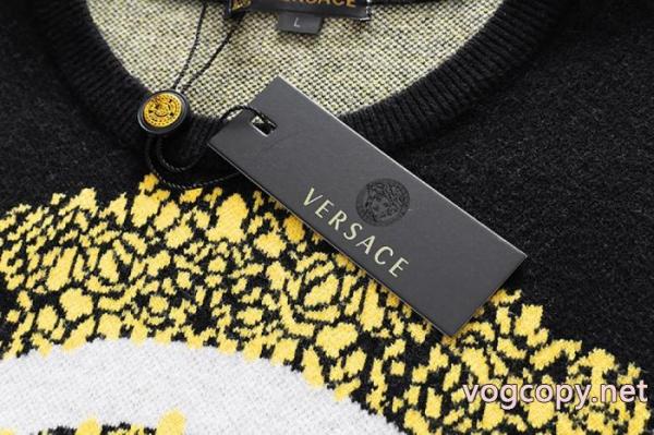 VERSACE激安 ブランド 通販新作 オフィス使いに 超激得高品質 優しげな高級人気色セーター 1