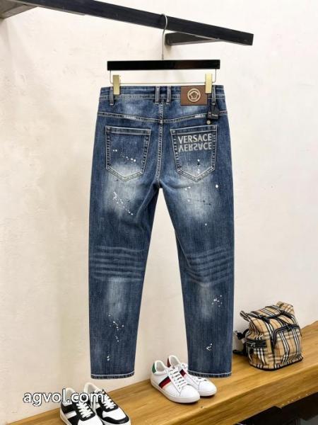 円高還元Sale 格安*出品*新品 2026人気商品スーパー コピー ブランドヴェルサーチジーンズ. 2